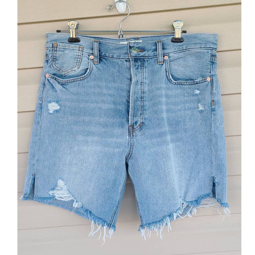 We The Free By Free People Denim Destroyed Mom Shorts Size 31